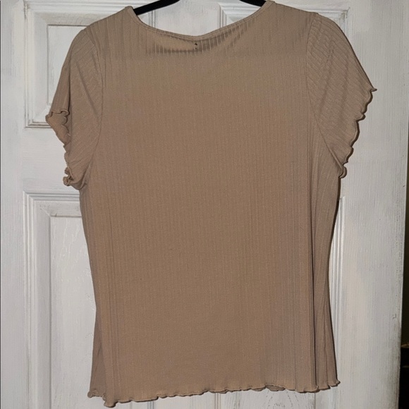 Torrid Tan Short Sleeve Top - Picture 4 of 6